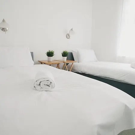39 Court Rd Nyaraló