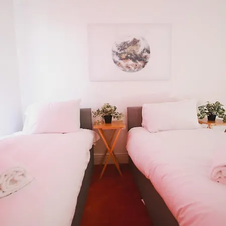 39 Court Rd Nyaraló