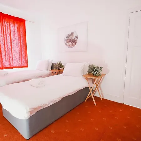 39 Court Rd * בריסטול